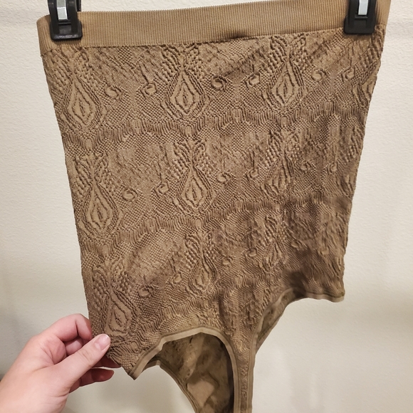 NWT🏷 Urban Outfitters Olive Green Bodysuit - Picture 9 of 14
